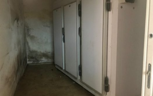SAN LORENZO AL MARE – Grande locale commerciale in vendita a 150 m dal mare