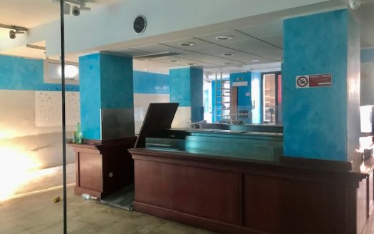 SAN LORENZO AL MARE – Grande locale commerciale in vendita a 150 m dal mare
