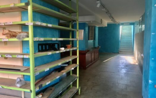 SAN LORENZO AL MARE – Grande locale commerciale in vendita a 150 m dal mare