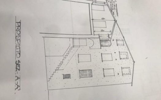 PIETRABRUNA – Appartamento quadrilocale, da finire, nel centro storico