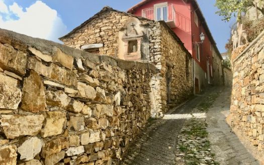 Pietrabruna – Casa Indipendente con giardino e con bellissima vista fino al mare