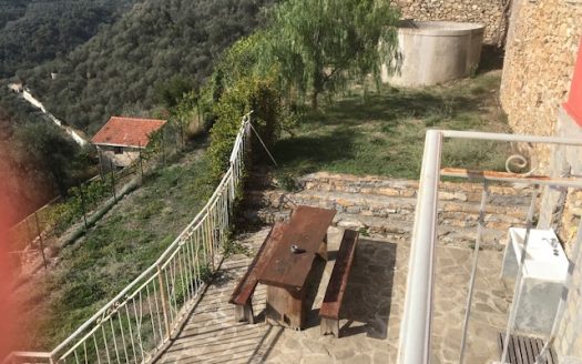 Pietrabruna – Casa Indipendente con giardino e con bellissima vista fino al mare