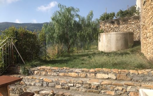 Pietrabruna – Casa Indipendente con giardino e con bellissima vista fino al mare